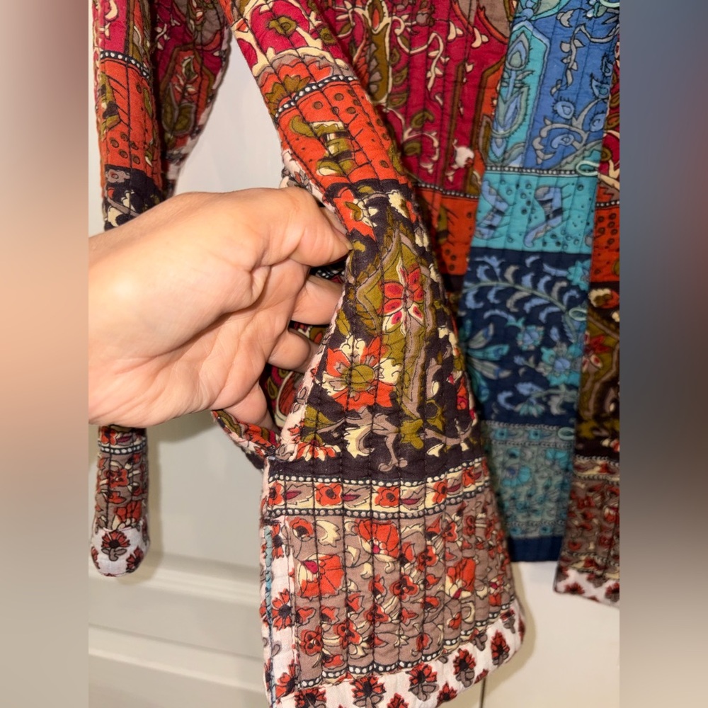 PHOOL QUILTED REVERSIBLE JACKET NO TAG - Picture 9 of 10